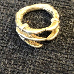 Verameat Dino Claw Hugs Ring